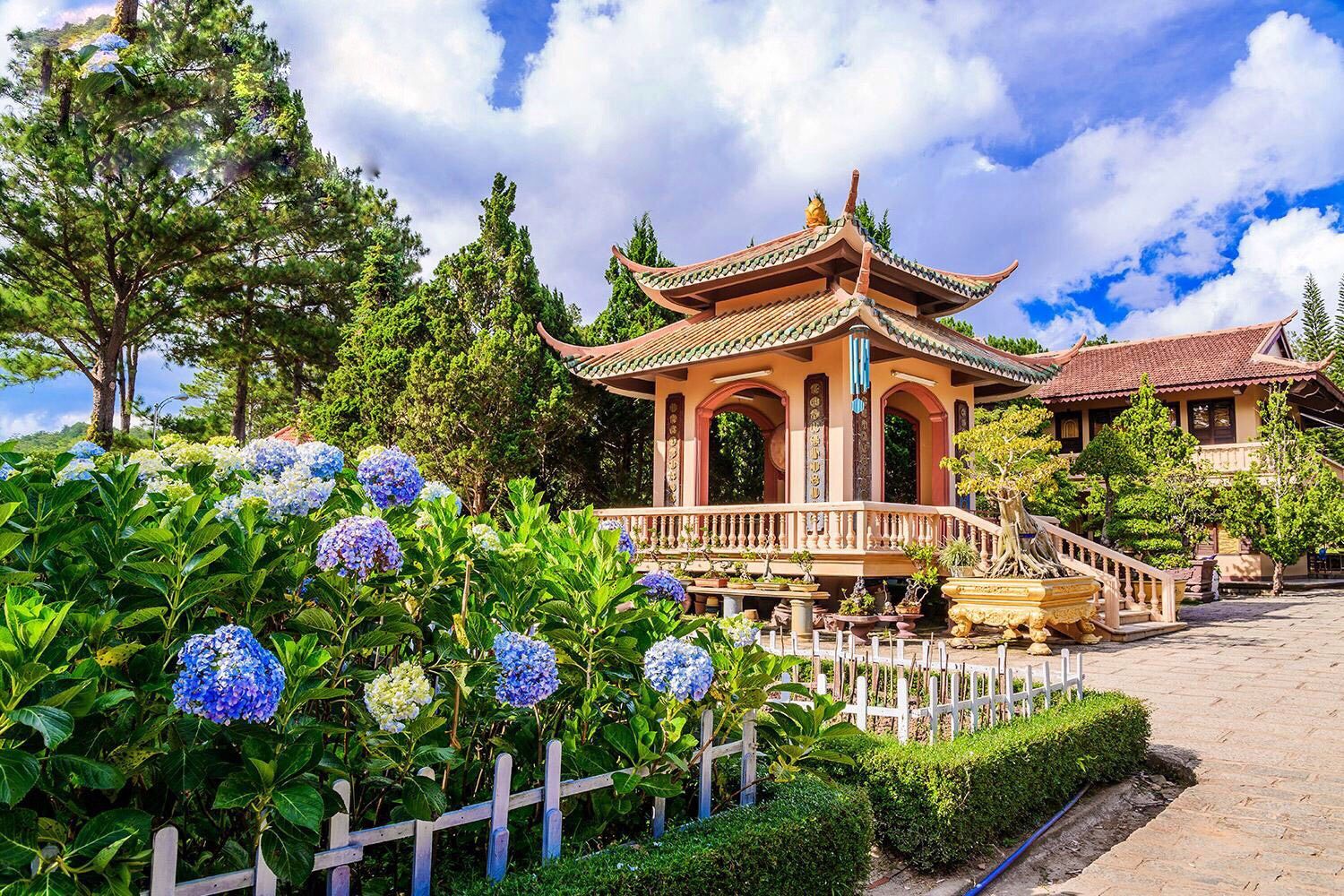http://dulichbiendao.vn/tour-da-lat-2n2d-gia-re.html